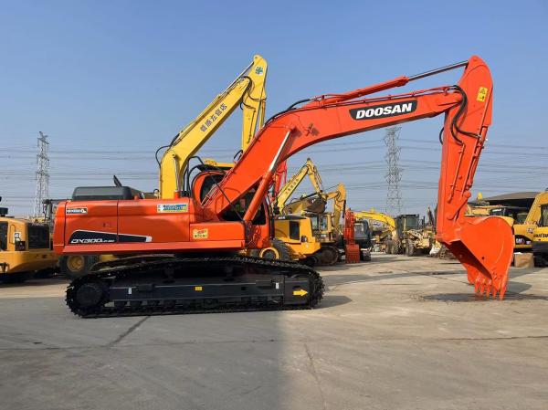 Buy cheap Used Original Doosan Excavator DX300LC-9C 30 Tons Medium Used Excavator Doosan 300 Heavy Equipment from wholesalers