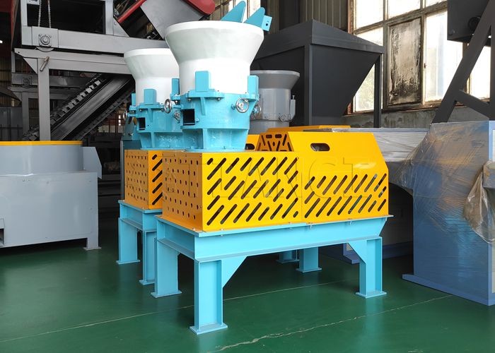 Cat Litter Pellet Making Equipment Organic Fertilizer Flat Film Extrusion Granulator