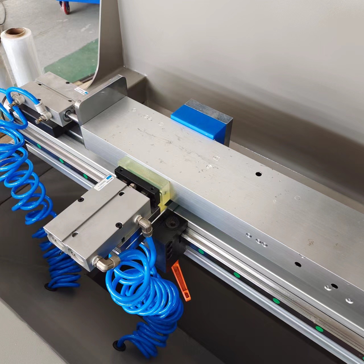 3+1 Axis CNC Drilling Milling Machine Automated Milling Aluminum