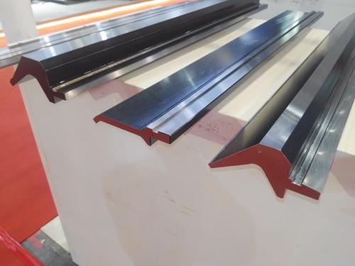 125ton Press Brake Toolings American Precision up Punching & bottom Die In 415
