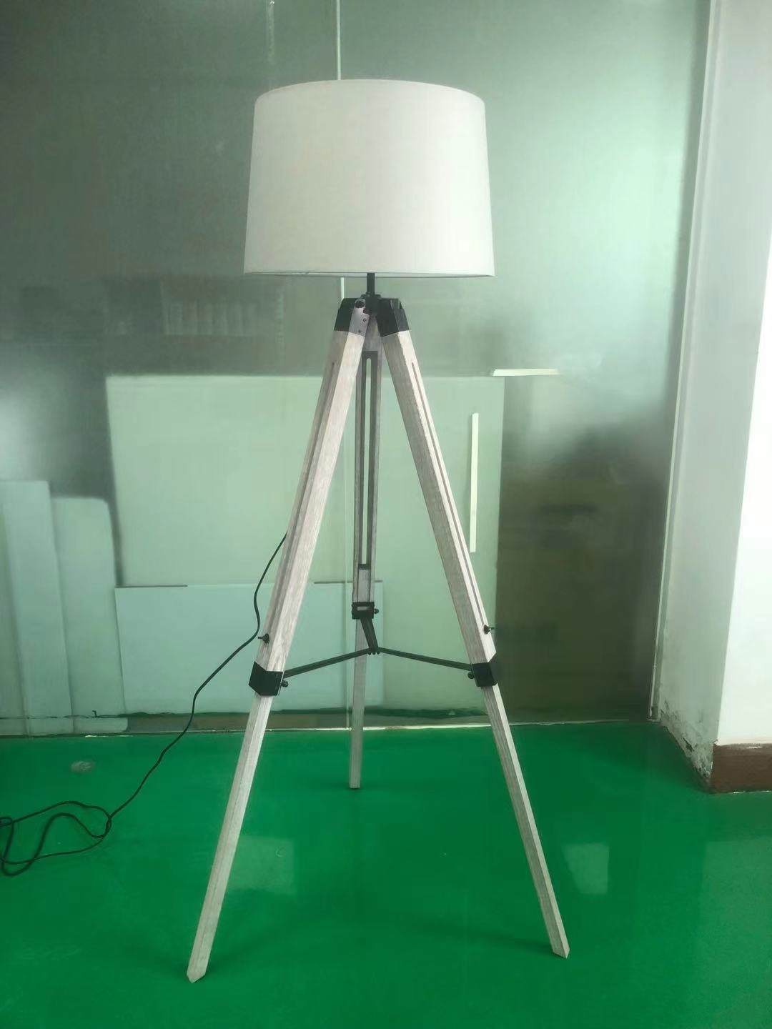 E26 E27 E12 E14 Socket Trio Wooden Floor Lamp With Drum Lampshade