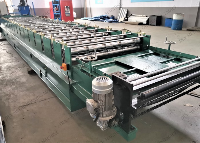 1250mm Ppgi Glazed Tile Forming Machine With Hydraulic Cutting