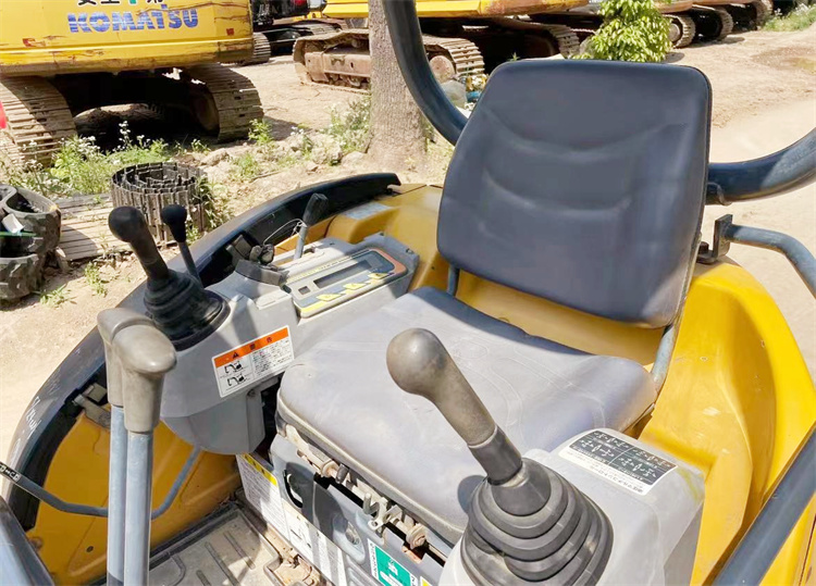 3000 KG Made in Japan Original Design Kubota U20 Excavator Rubber Track Mini Excavator