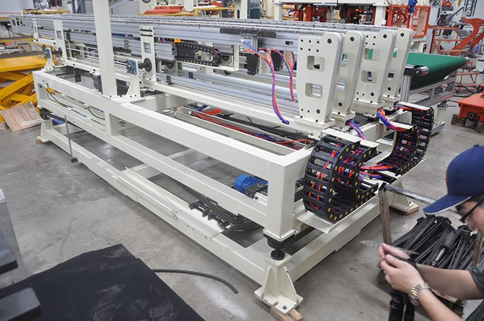 NC servo feeder