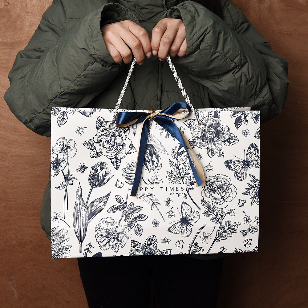 Luxury Custom Paper Bags With Customized CMYK Print And Bow Handle