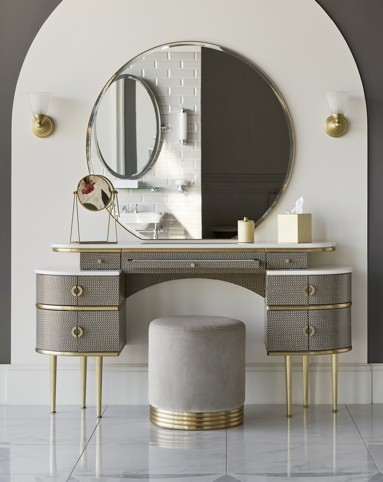 MDF Lighted Corner Vanity Set Standing Dressing Table