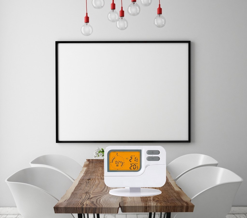 Wired 7 Day Programmable Thermostat Energy - Efficient Heating / Cooling