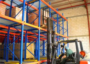 China First In First Out Racking System , Gravity Flow Rack In Warehouse Optional Dimension on sale
