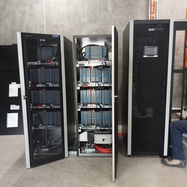 Eaton Brand Online ups eaton 3kva UPS15-500KVA 25KVA-200KVA uninterruptible