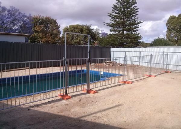 Buy cheap 42 Microns Non Permanent Pool Fence , Zinc Coated Temporary Pool Barrier from wholesalers