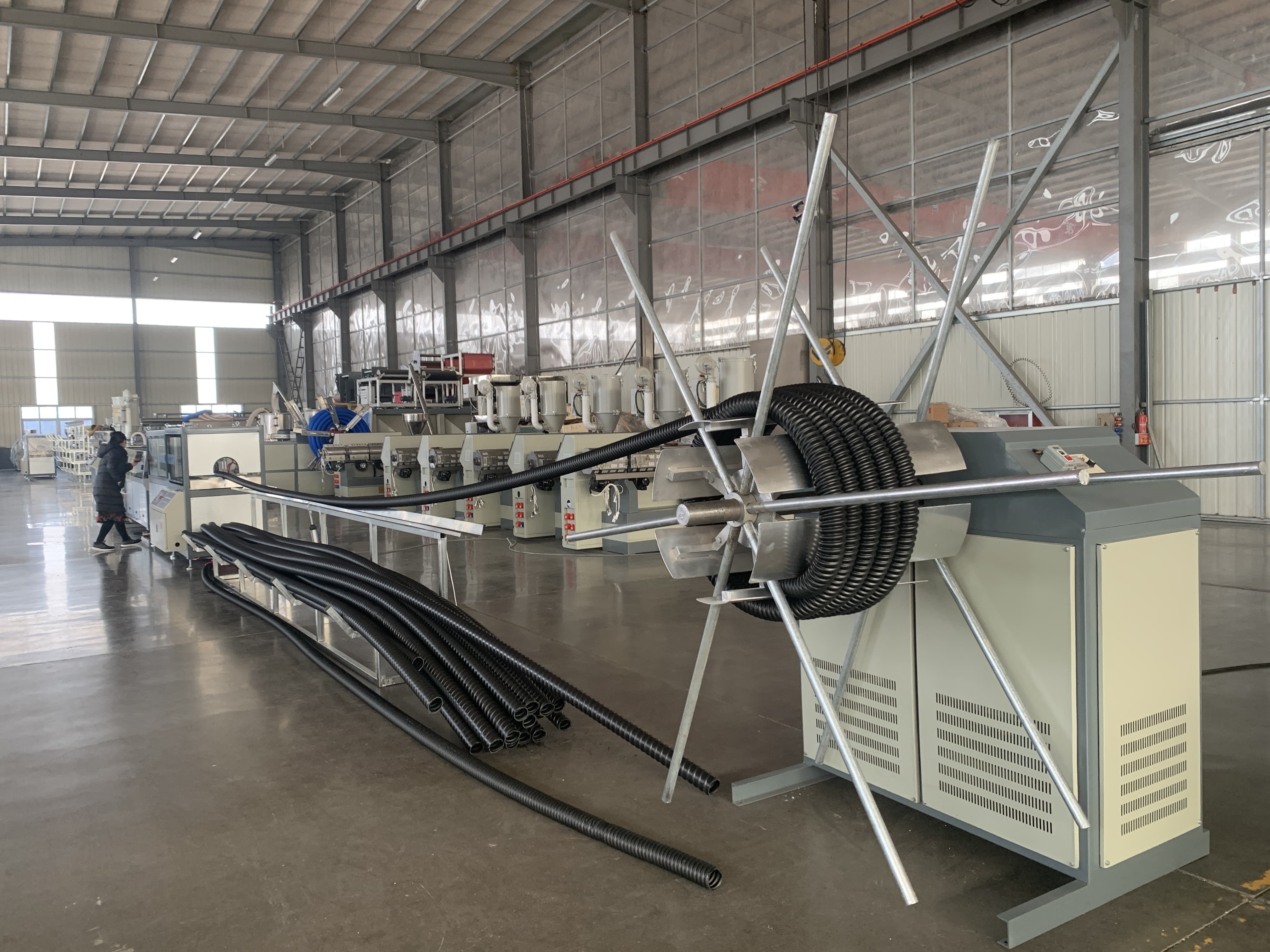 37-55kw Motor Power PE PP Spiral Pipe Extrusion Line for Pe Pipe Manufacturing Equipment