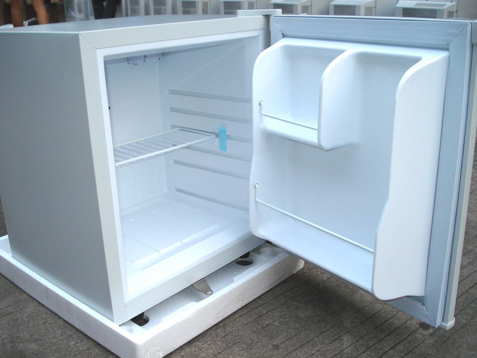 Environmental Friendly Mini Bar Refrigerator For Hotel / Restaurant