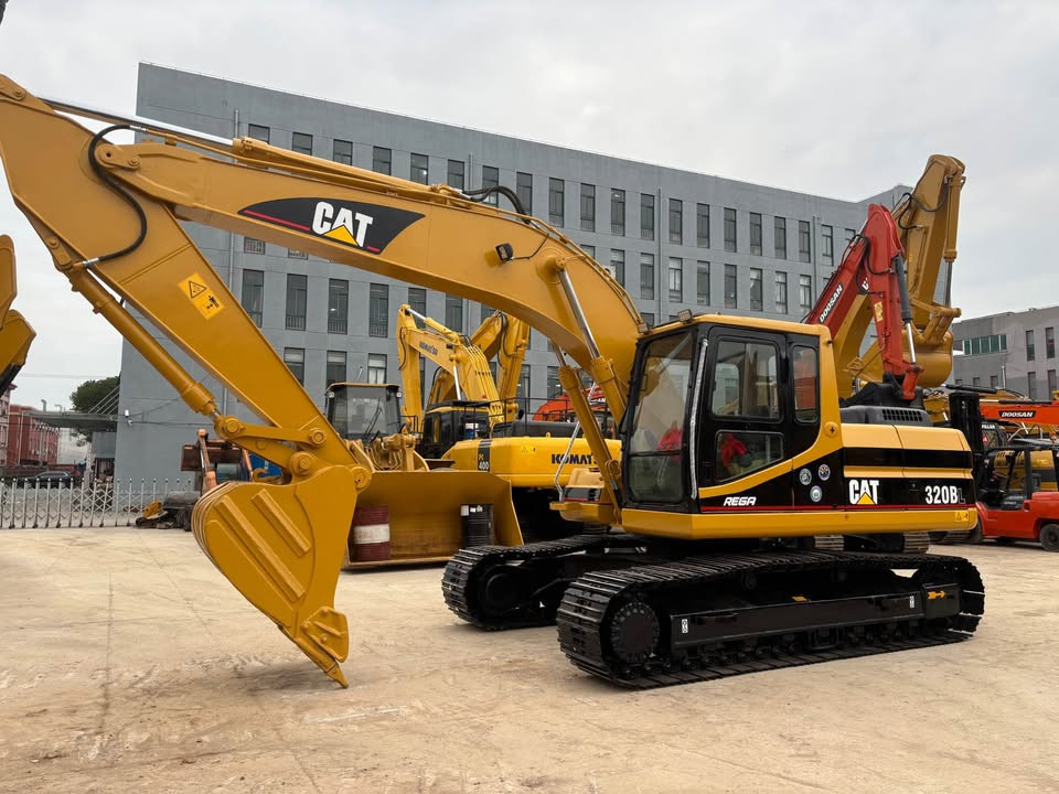 20 Ton Used Cat 320BL Construction Excavator 0.92m³ Bucket Capacity Digger