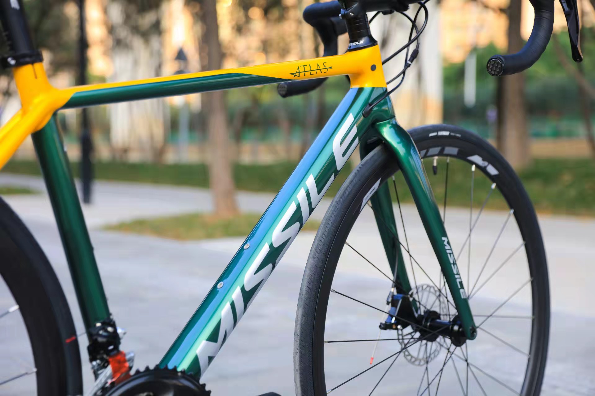 Carbon Fibre Hard Frame Road Bike For Adults And Speed Lovers