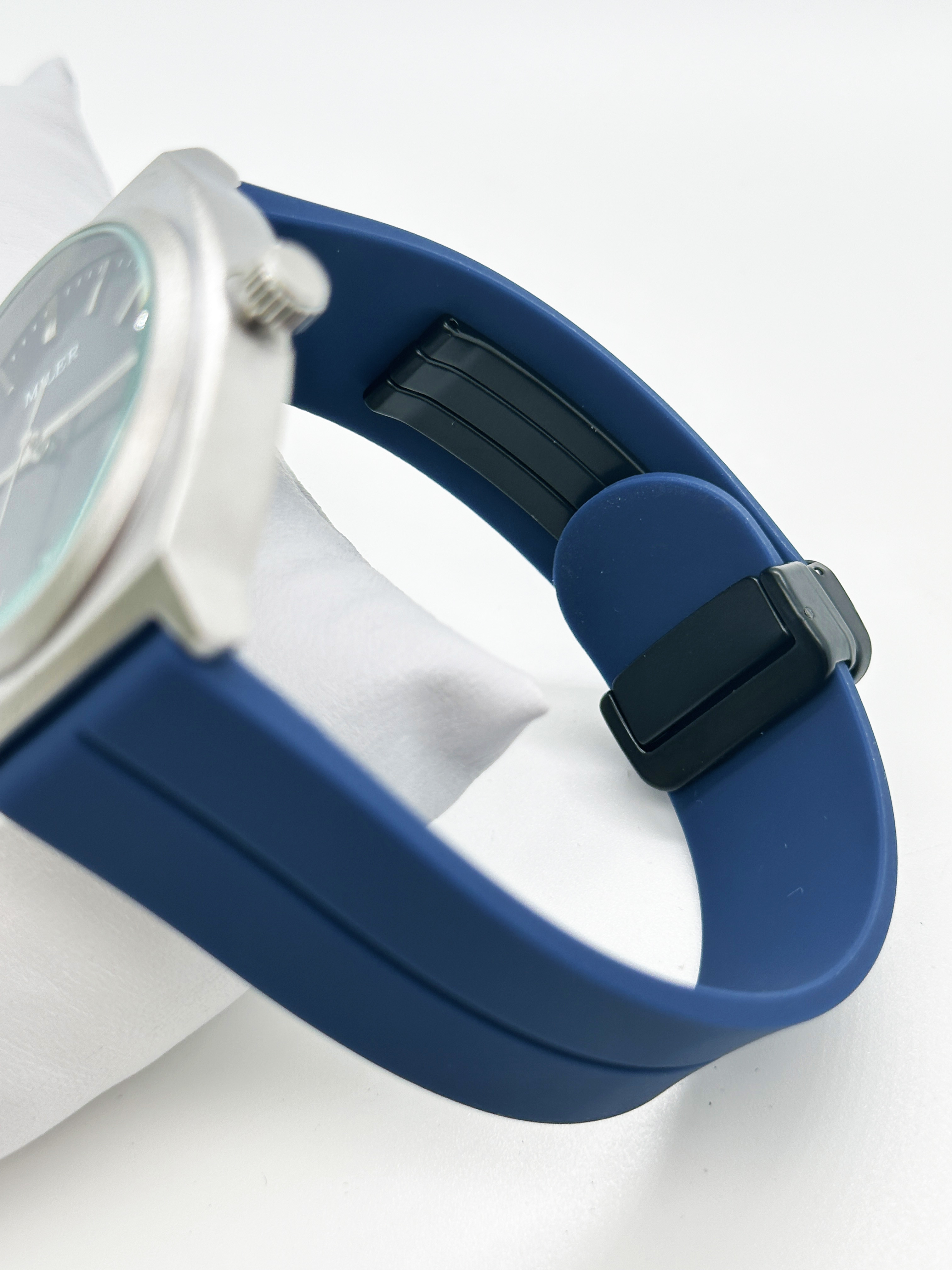 Waterproof Sports Silicon Strap Watch Luminous Trendy Mens Watches