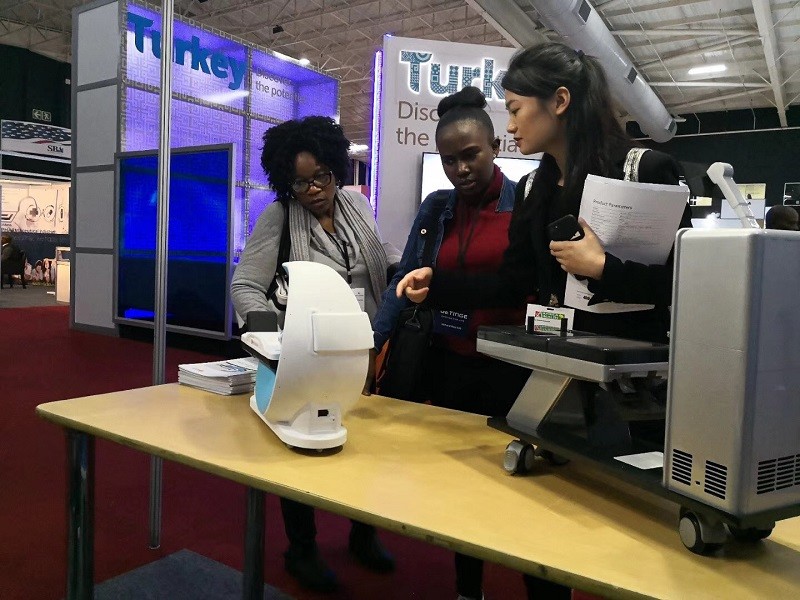 Touch Screen Non Surgical Spinal Decompression System Comfort Treatment Process