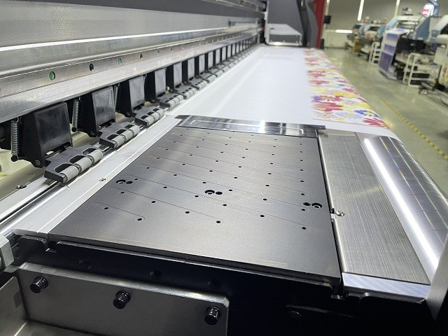 300sqm/H 8pcs I3200 Head Sublimation Paper Printing Machine CMYK Color