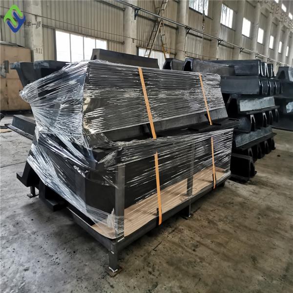 Quality V Type Marine Rubber Arch Fender Solid For Berthing for sale