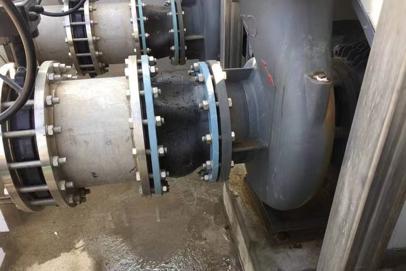 Sturdy Ss304 Flange Epdm Ptfe Lined Rubber Expansion Joint For 1.0 2.5 MPa Work Stress