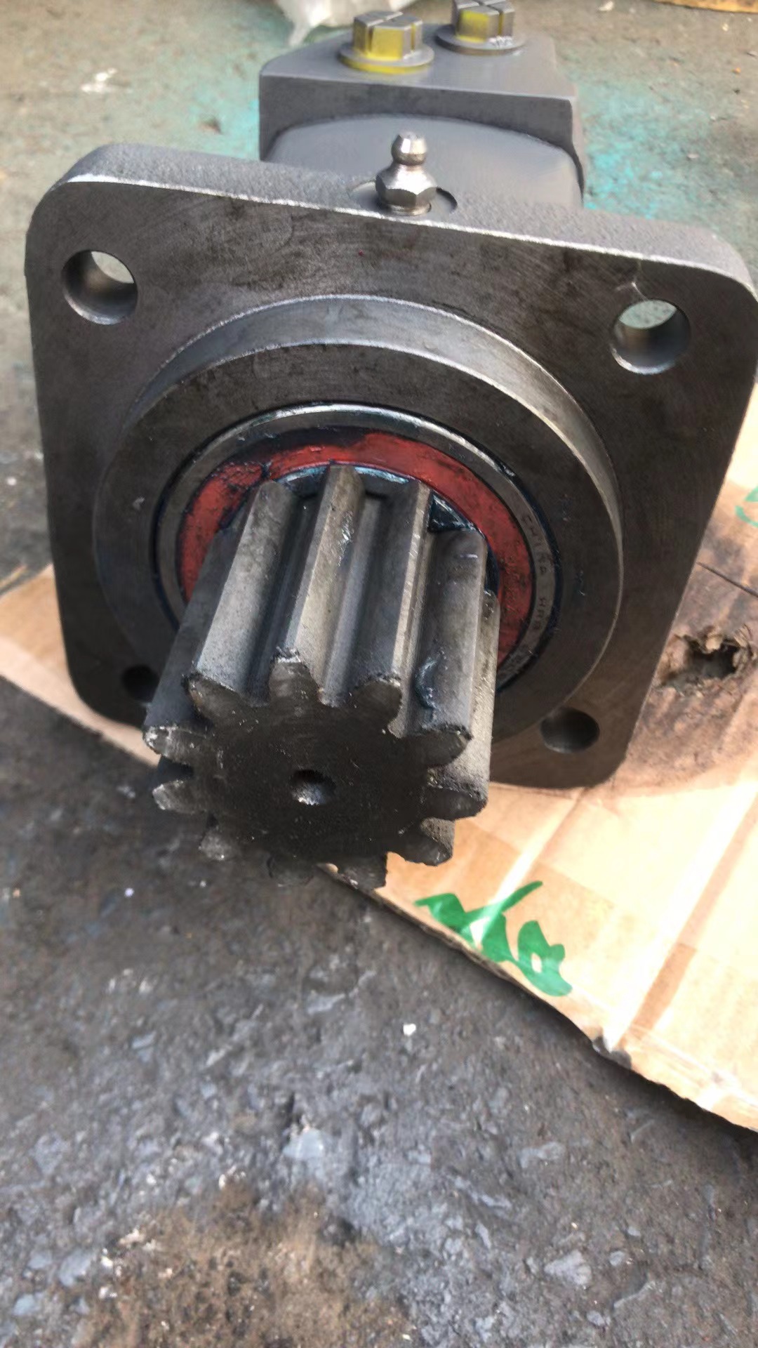 Silver Excavators Spares Swing Motor Assembly For Komatsu PC20-7