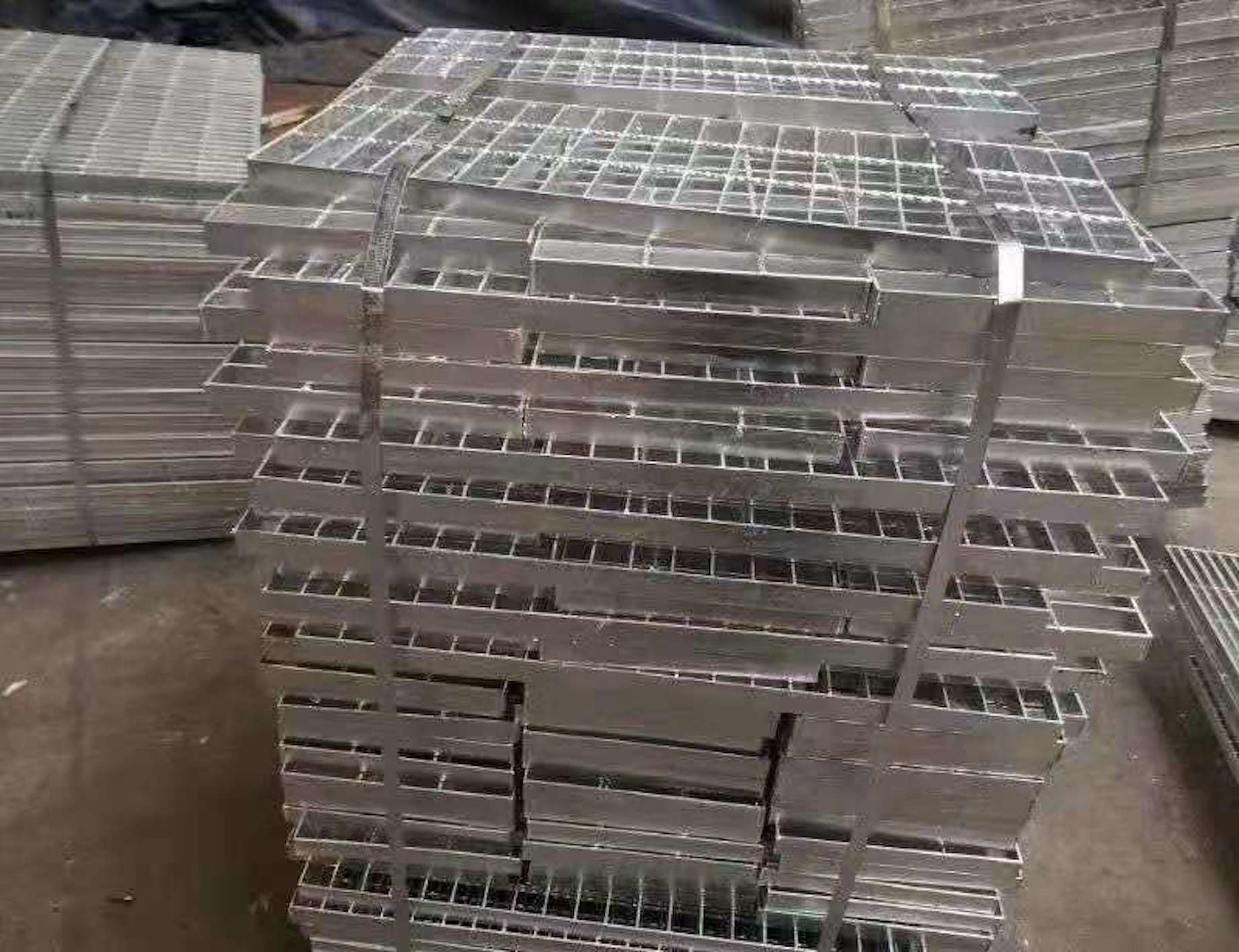 38mm Metal Mesh Grating 3mm 50mm Steel Grate Flooring Stainless Steel 304
