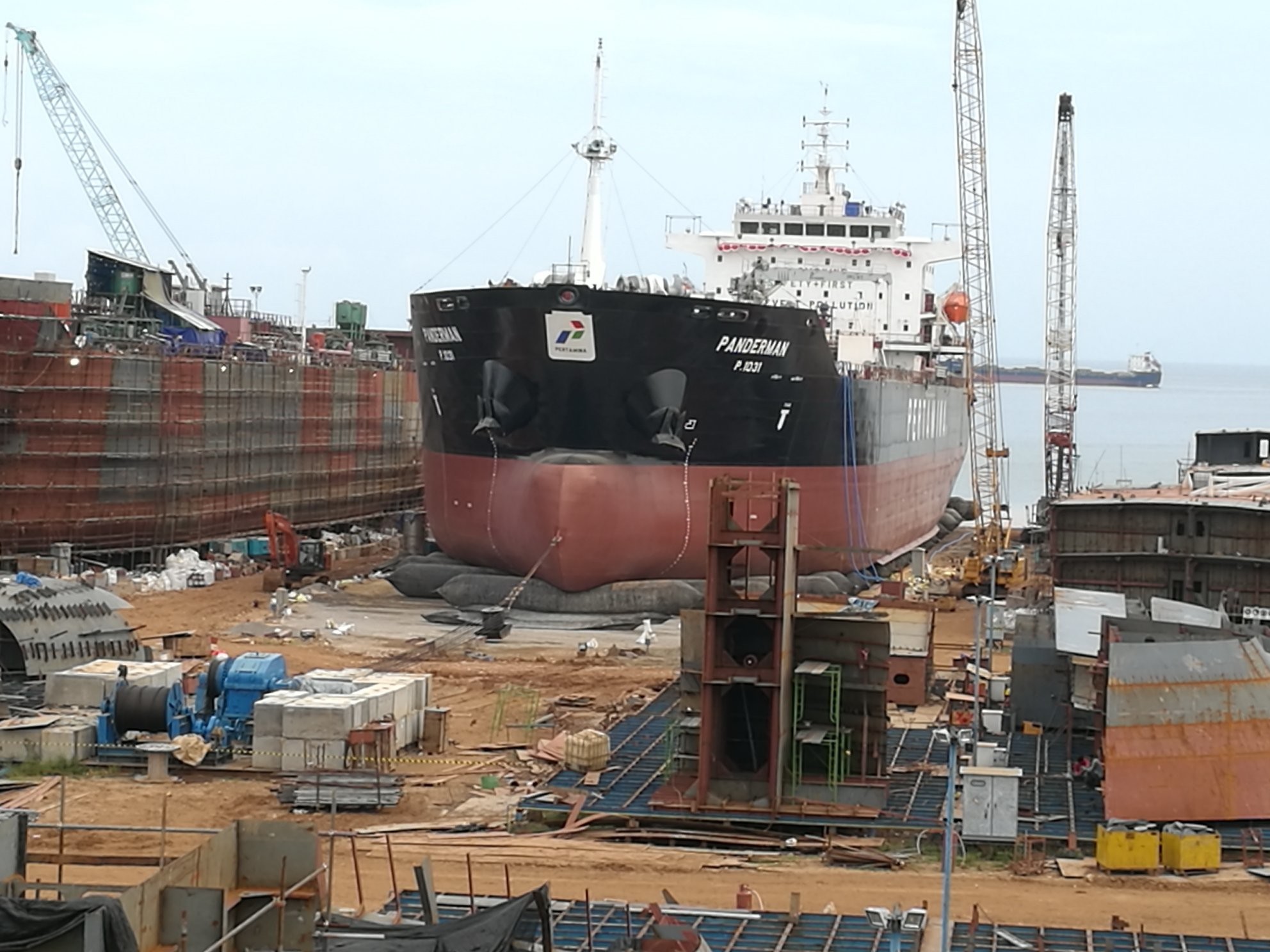 Heavy Duty Rubber Airbags Customizable Size Marine Airbag For Ship Launching