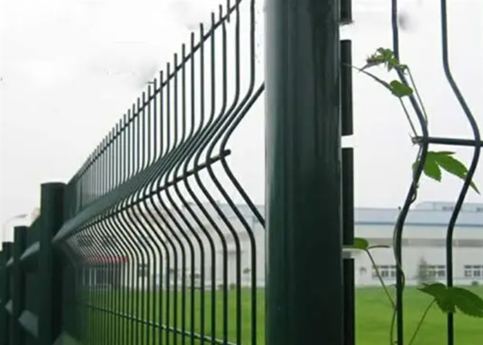 Galvanized Welded Wire Fencing 75*150mm Mesh Hole For Airport