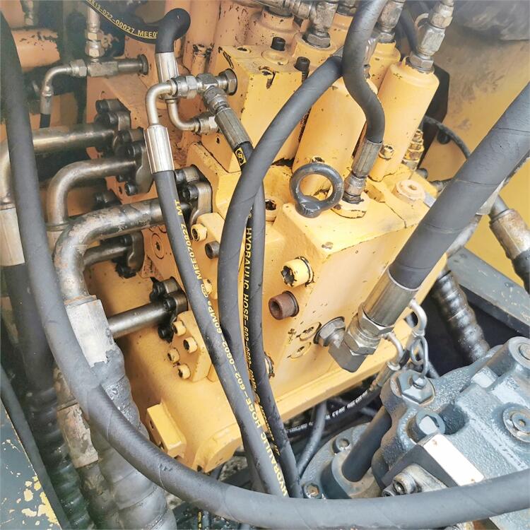 225LC-7 Used Hyundai 225LC Excavator in Excellent Condition with 1 m3 Bucket Capacity