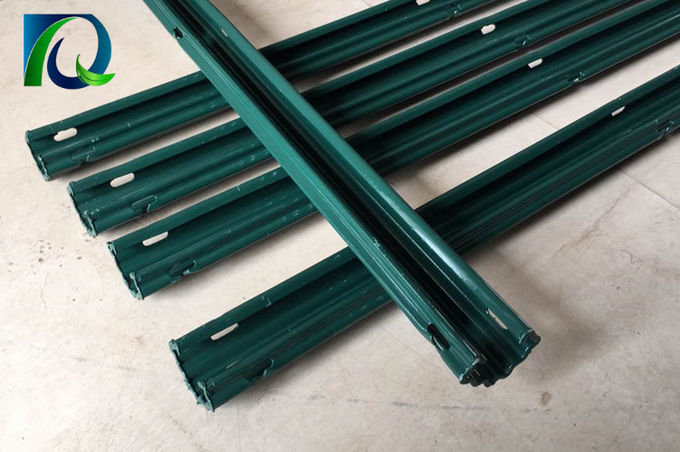 Green Powder Coated Agriculture Fence Posts , Vineyard Line Posts 1.8-3.5M