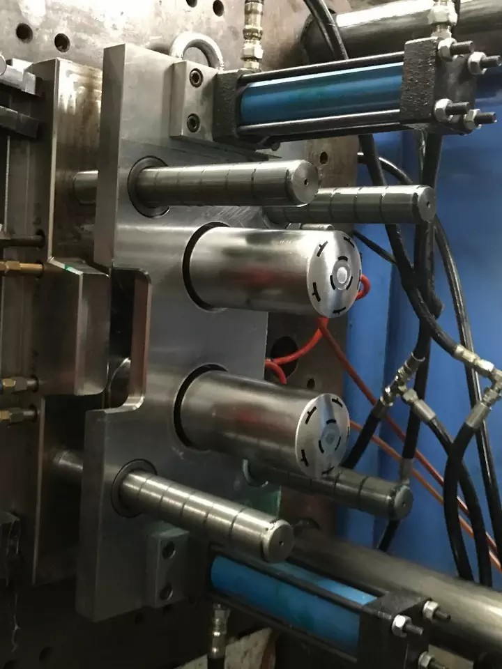 Custom Food Blender Mixer Plastic Injection Molding Parts ISO9001