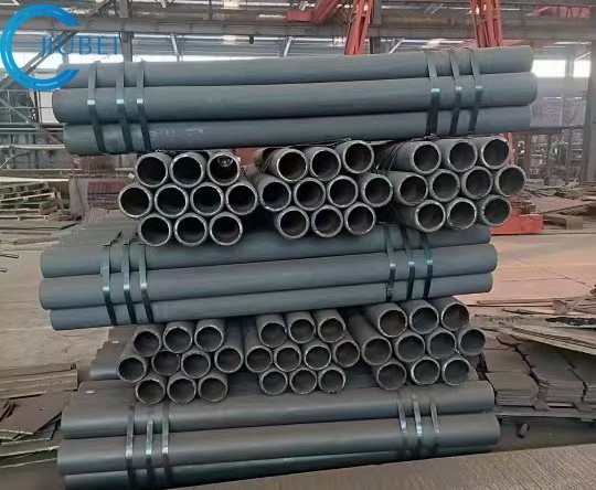 Q235 Metal Pipe Lined With Wear Resistant Alloy Material Length Range 1m - 12m As Request