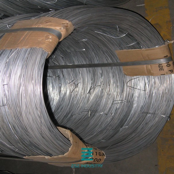 Galvanized Silver Smooth Wire Mesh Fence Rolls 2.0mm Wire Diameter ISO9001