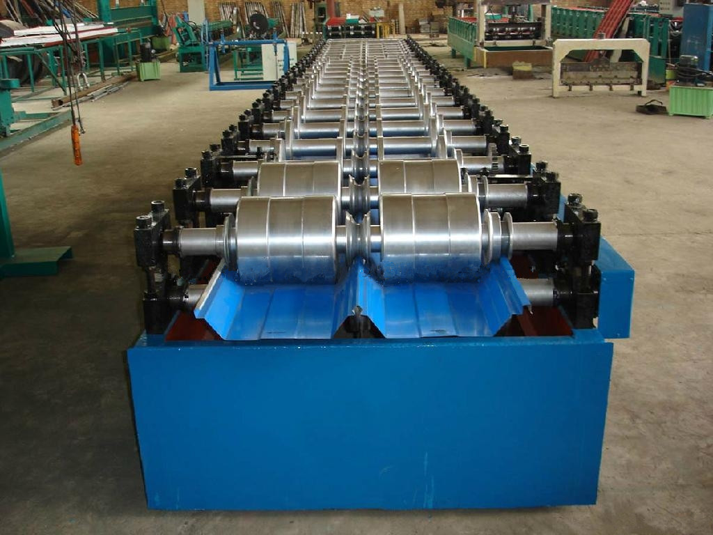 G.I Steel Roof Panel Roll Forming Eqipment , Standing Seam Metal Roofing Sheet Roll Forming Machine