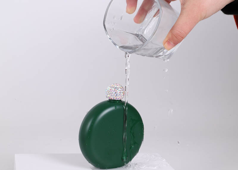 Customized Size / Color Cute Hip Flask Small Alcohol Flask Abrasion Resistance