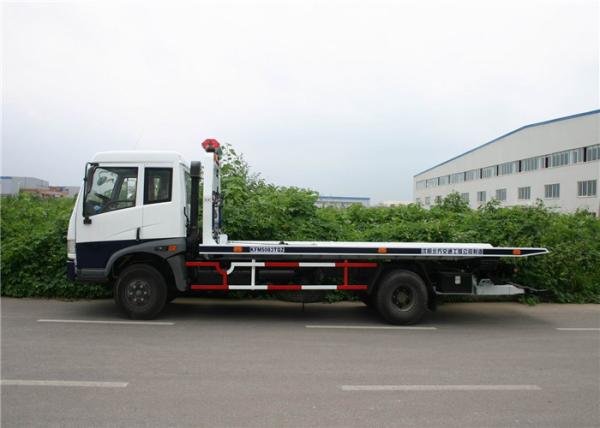 Buy cheap 2.8L Emission Diesel Fuel Heavy Wrecker Trucks , Volvo Chassis Road Wrecker from wholesalers