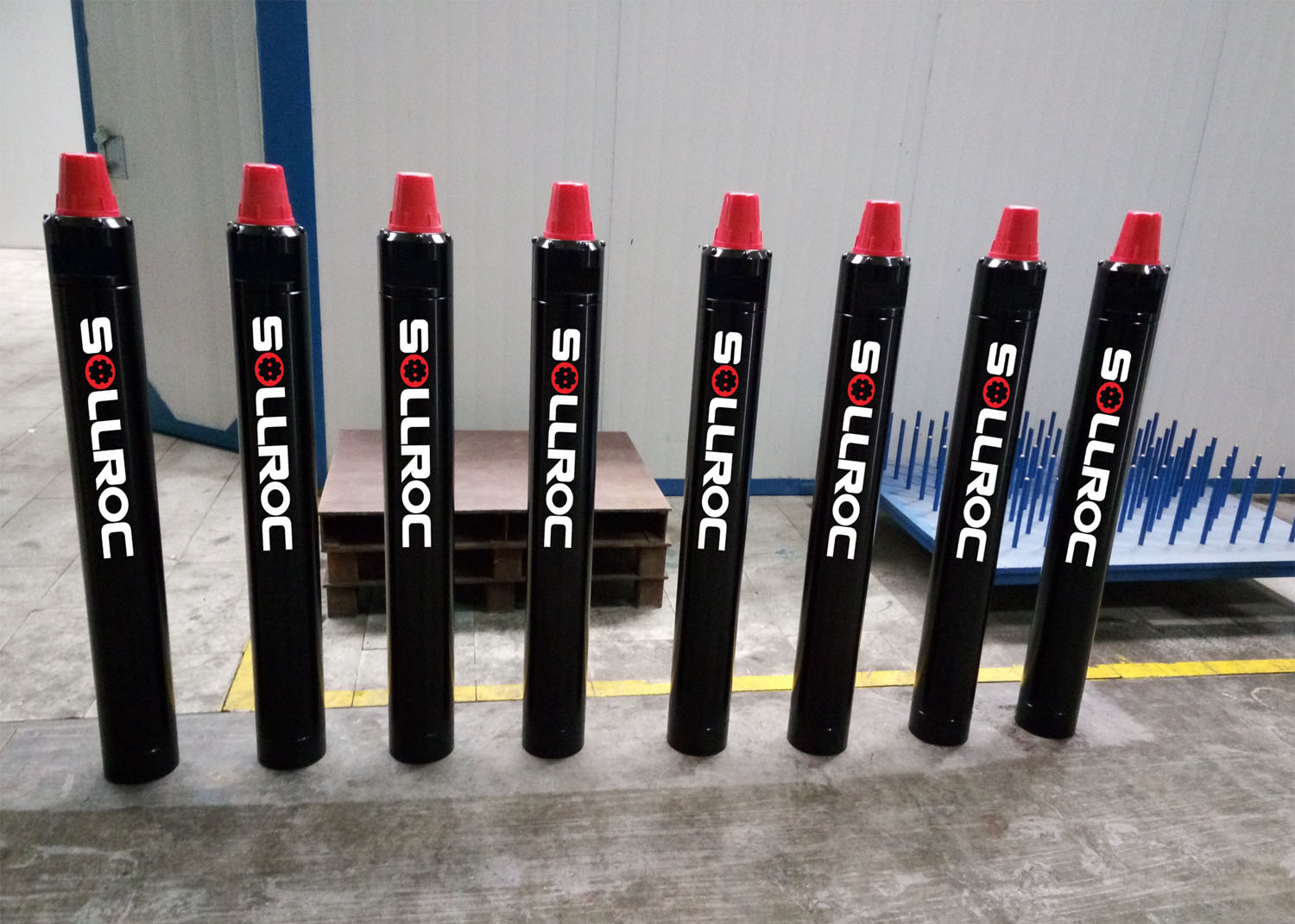 Full Size Water Well Drilling Hammer Black Color With Shank SD Series