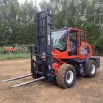 4X4 Compact Rough Terrain Forklift Hydraulic 4m Lifting Height 5 Ton Diesel