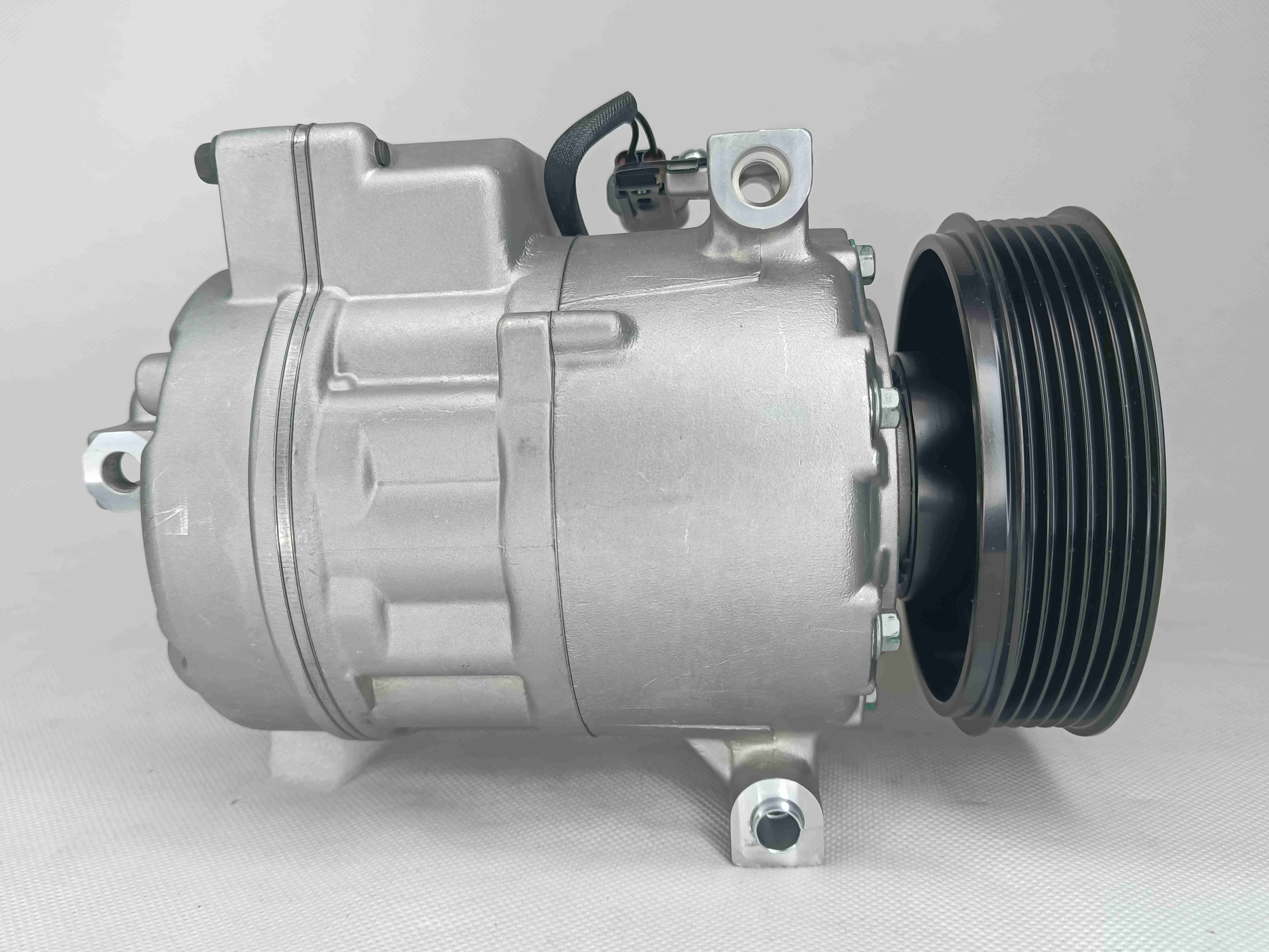 977012W050 977012W000 Auto Ac Compressor For Hyundai Grand Santa Fe2.2T Diesel