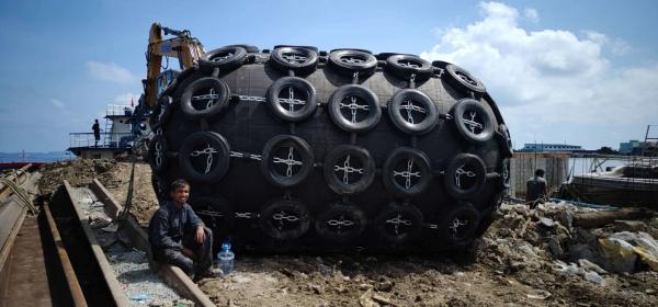 Buy cheap 0.05Mpa Yokohama Marine Fenders For Ship Berthing Protection from wholesalers