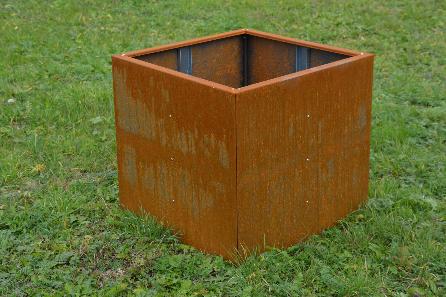 Simple Design Steel Small Base Planter Outdoor Rectangle Flower Pot Antique Pot Plant Holder Metal Plant Pots