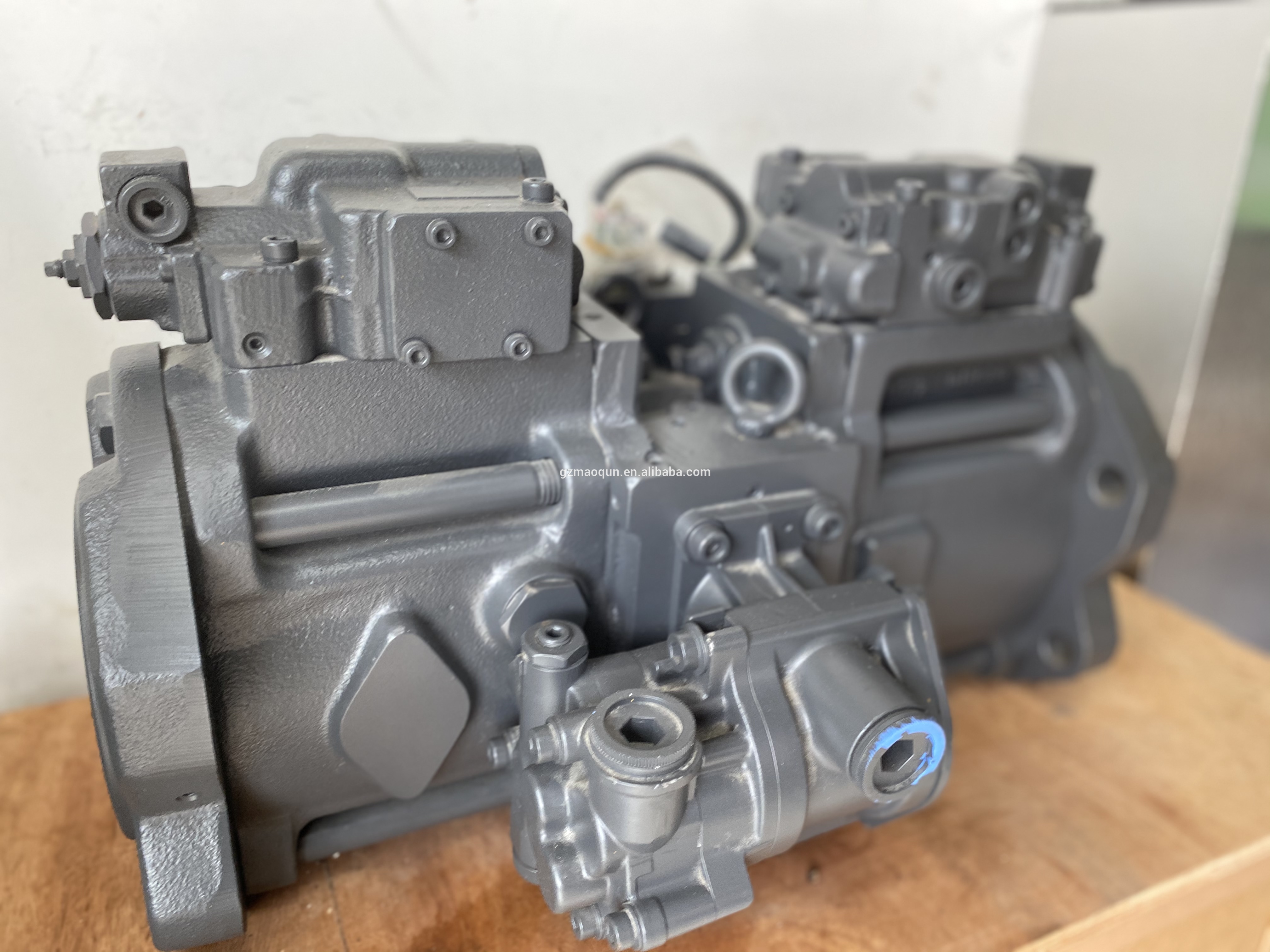 SH200 Sumitomo Excavator Main Hydraulic Pump Diesel Powerd Tractors
