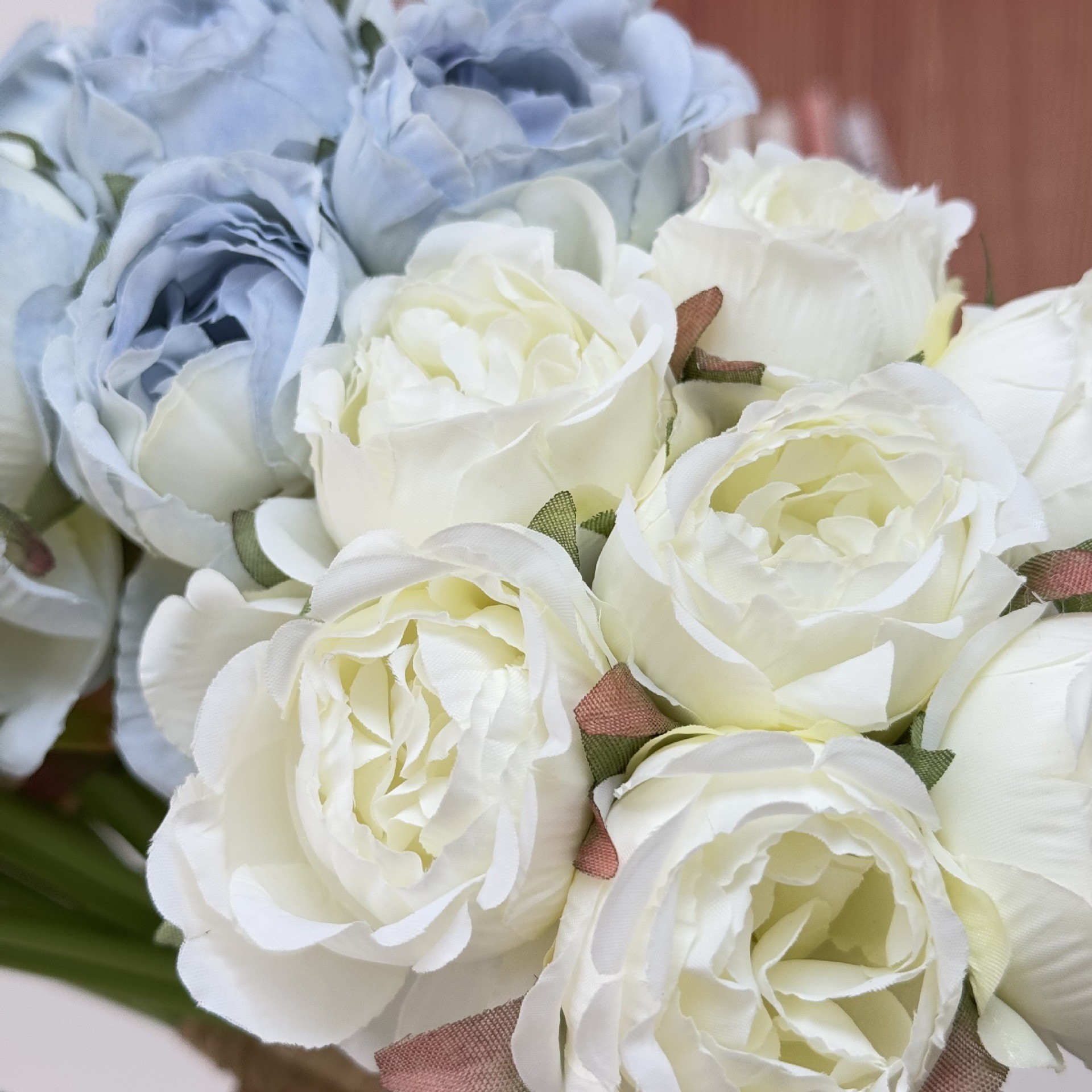 Ins style roses, fake flowers, flower vases, hand-held flowers, Valentine's Day photos, flower bouquets, birthday gifts, decorations