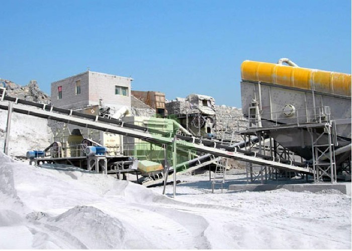 40-200tph Mobile Mining Crusher Machine Portable Crusher Plant With Generator Set