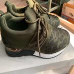 Ladies Casual Shoes