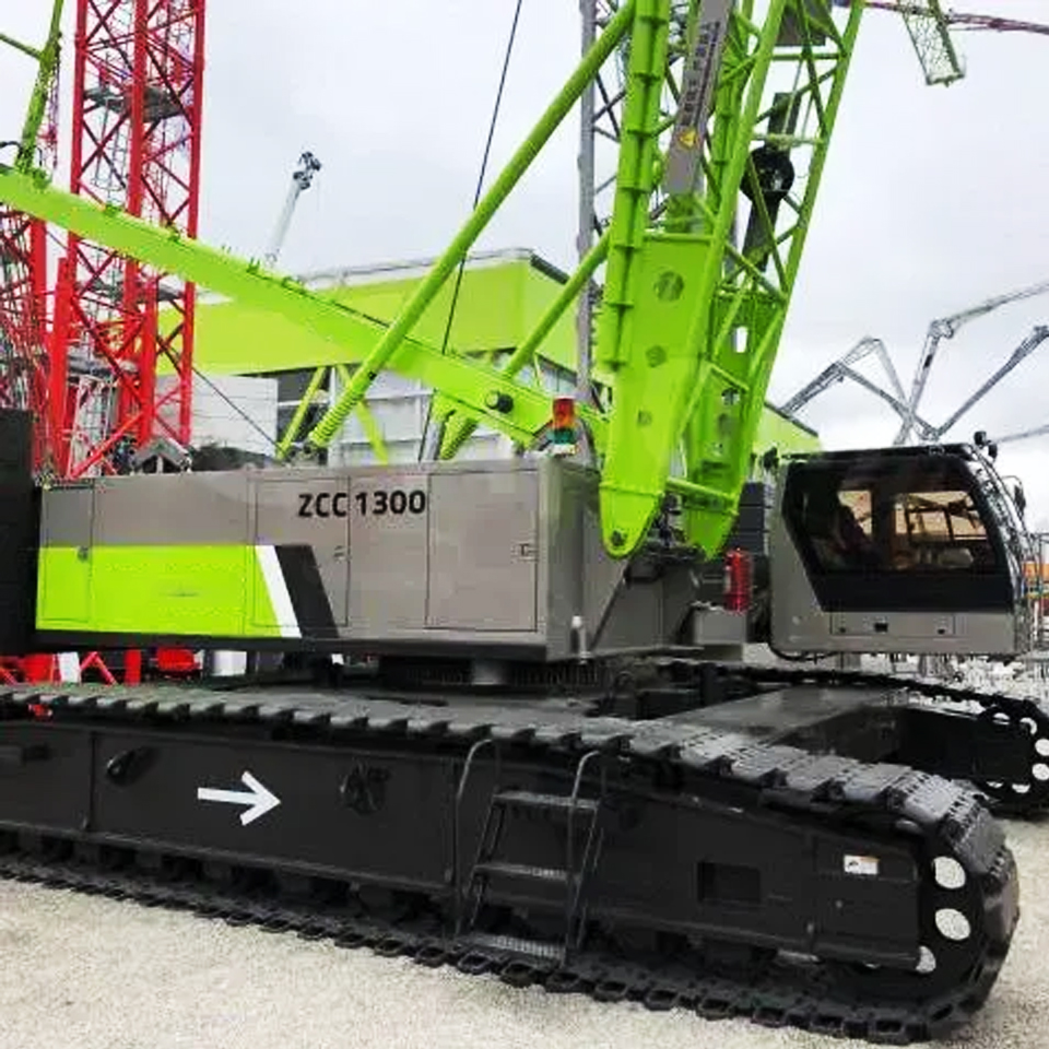 800 Ton Crawler Crane in Excellent Working Condition for Your Construction Needs