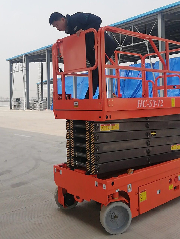 Hydraulic Aerial Self Propelled Scissor Lift 8m Full Electric Dc Battery