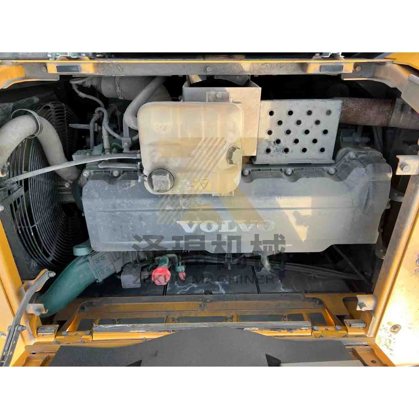 Second-Hand Volvo Ec480dl Excavator with 4600 Working Hours and Other Hydraulic Cylinder