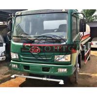 Buy cheap 4x2 FAW Water Tanker Truck 4000 - 6000 Liters Tanker Volume Manual Gearbox product