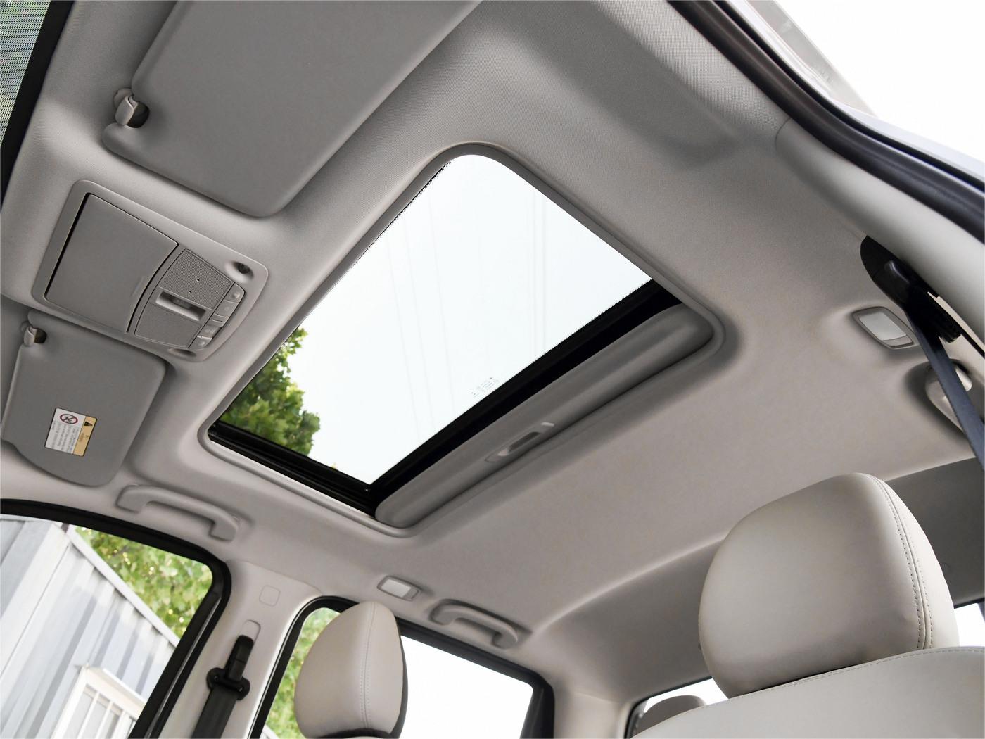 Rich7 4*4 Diesel Automatic 8AT Pickup Car With Minimum Grand Clearance 20°-25°