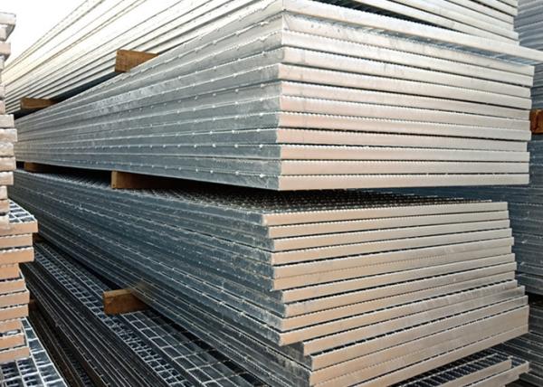 Buy cheap 1000*6000 Serrated Metal Grating For Mass Transit Platform Welding Feature from wholesalers